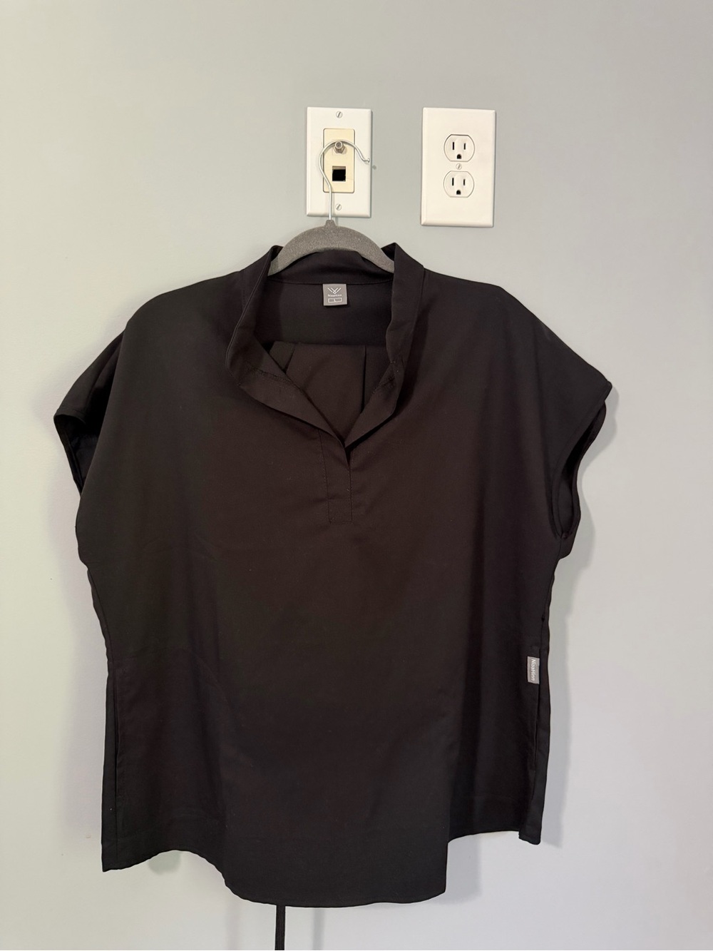 Black scrubs jogger set